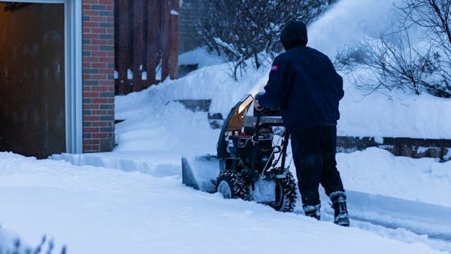 Parhaat lumilingot 2026 :  sähkö, akku, traktori
